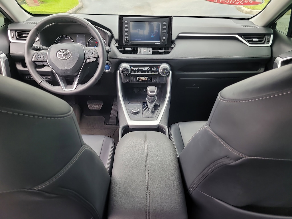 2022 Toyota RAV4 Hybrid XLE Premium photo 11