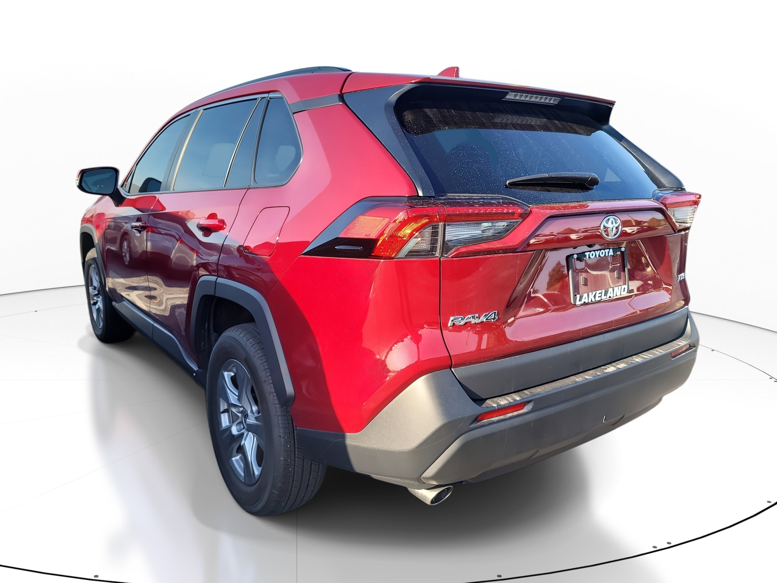 2023 Toyota RAV4 XLE photo 4