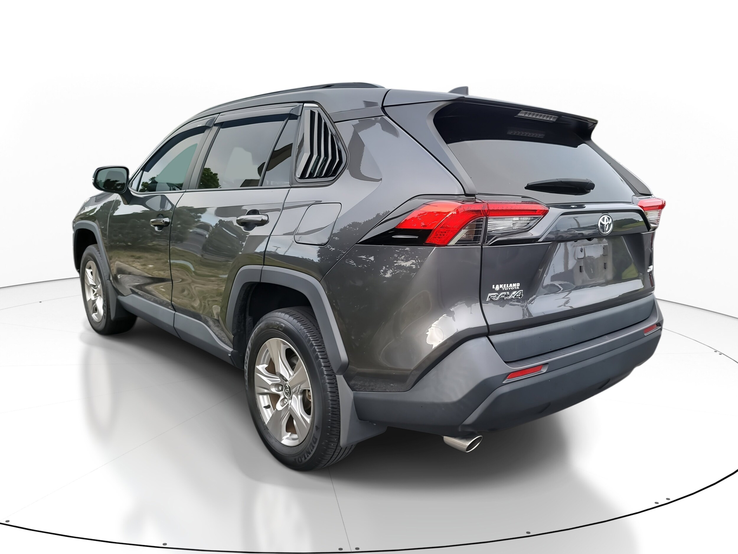 2023 Toyota RAV4 XLE photo 4