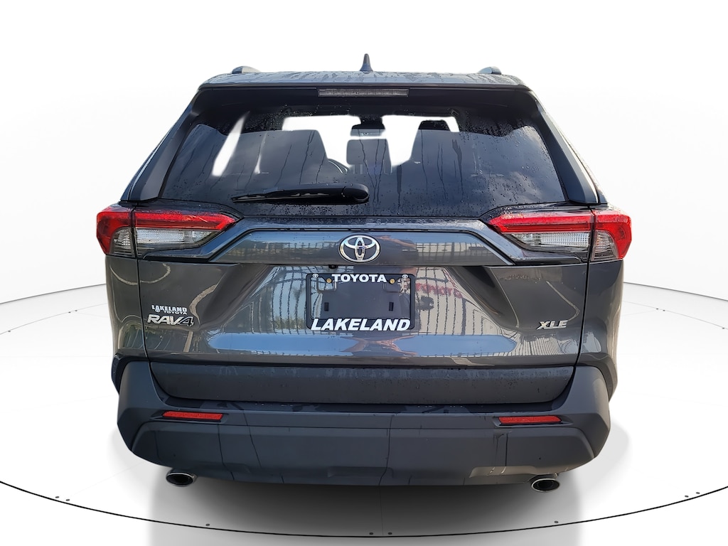 2024 Toyota RAV4 XLE photo 3