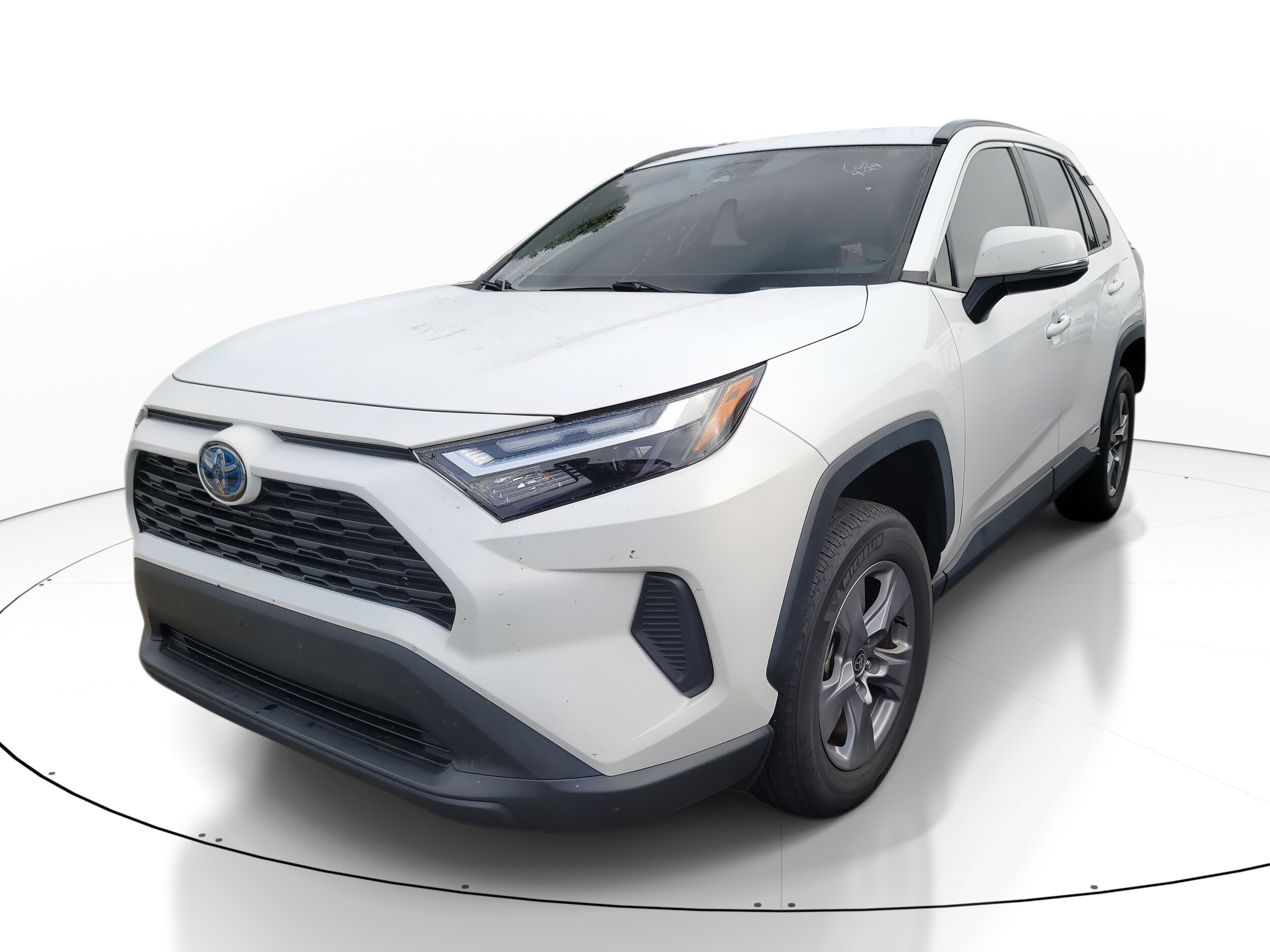 2022 Toyota RAV4 Hybrid XLE photo 3