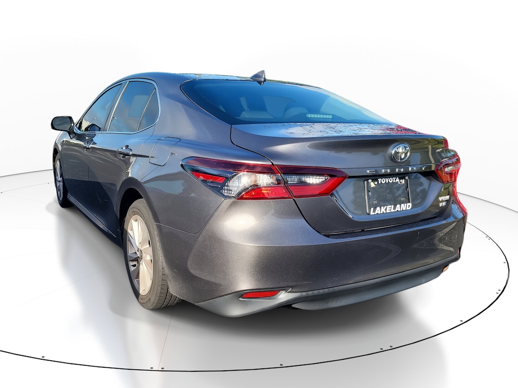 2022 Toyota Camry LE photo 3