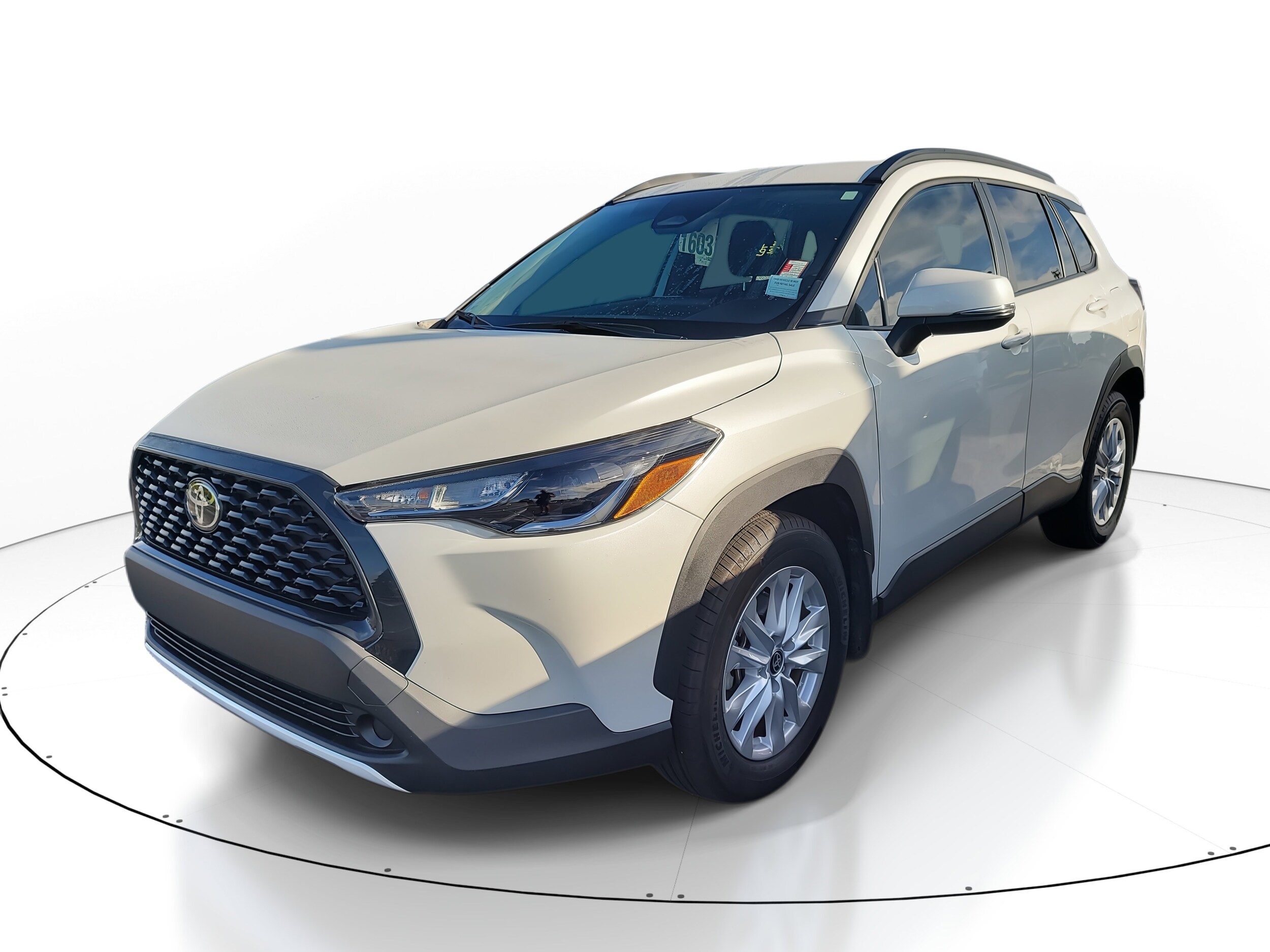 2024 Toyota Corolla Cross LE photo 3