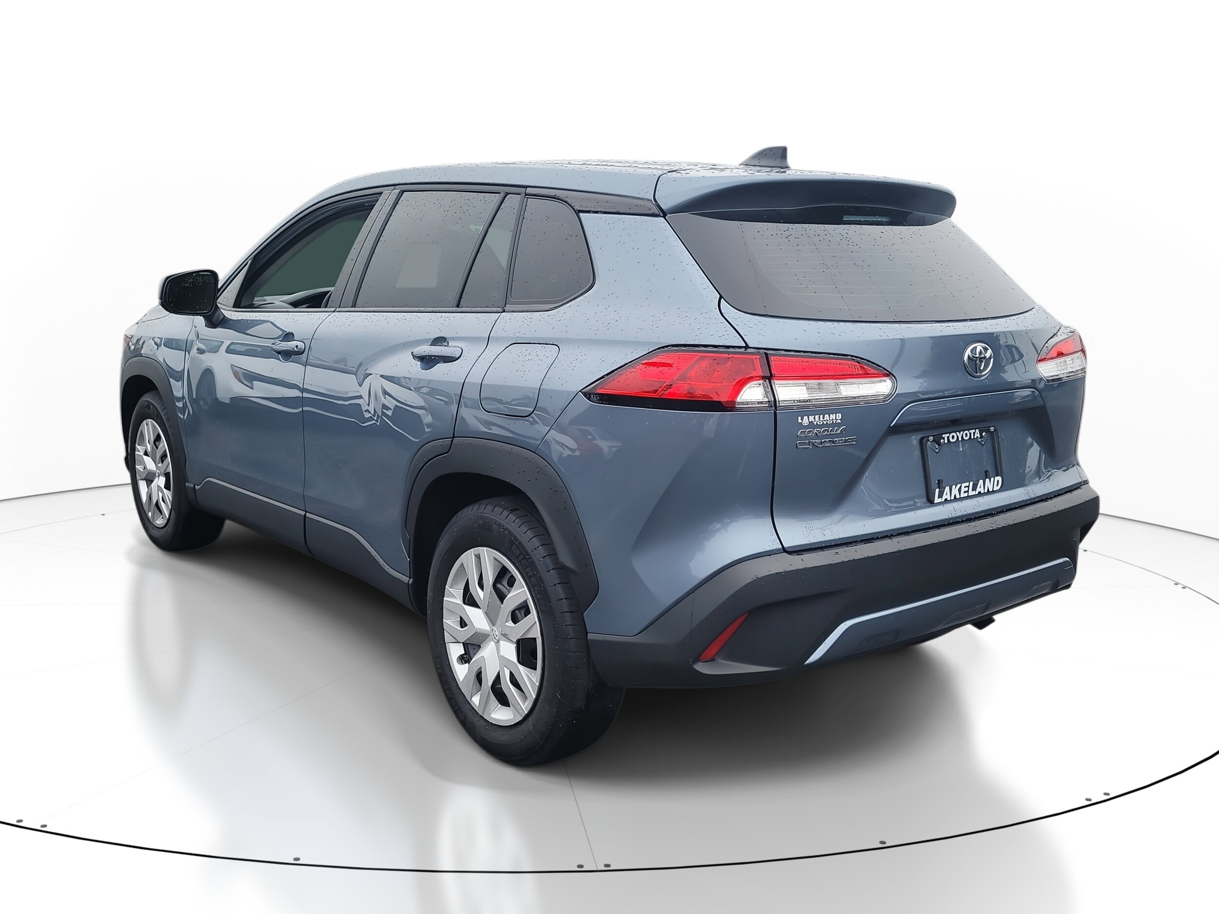 2024 Toyota Corolla Cross L photo 2
