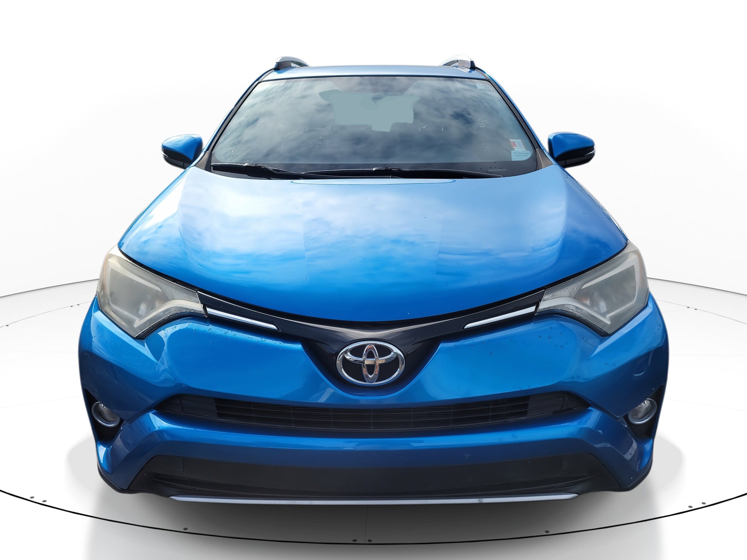 2016 Toyota RAV4 XLE photo 2
