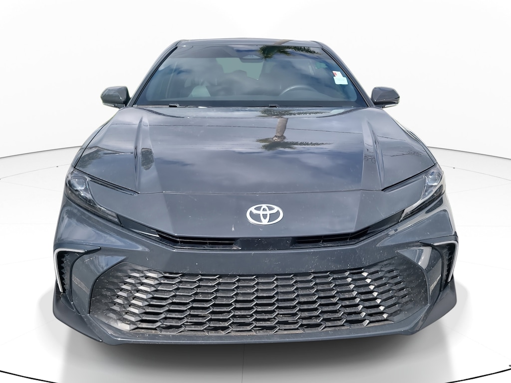 2025 Toyota Camry SE photo 3
