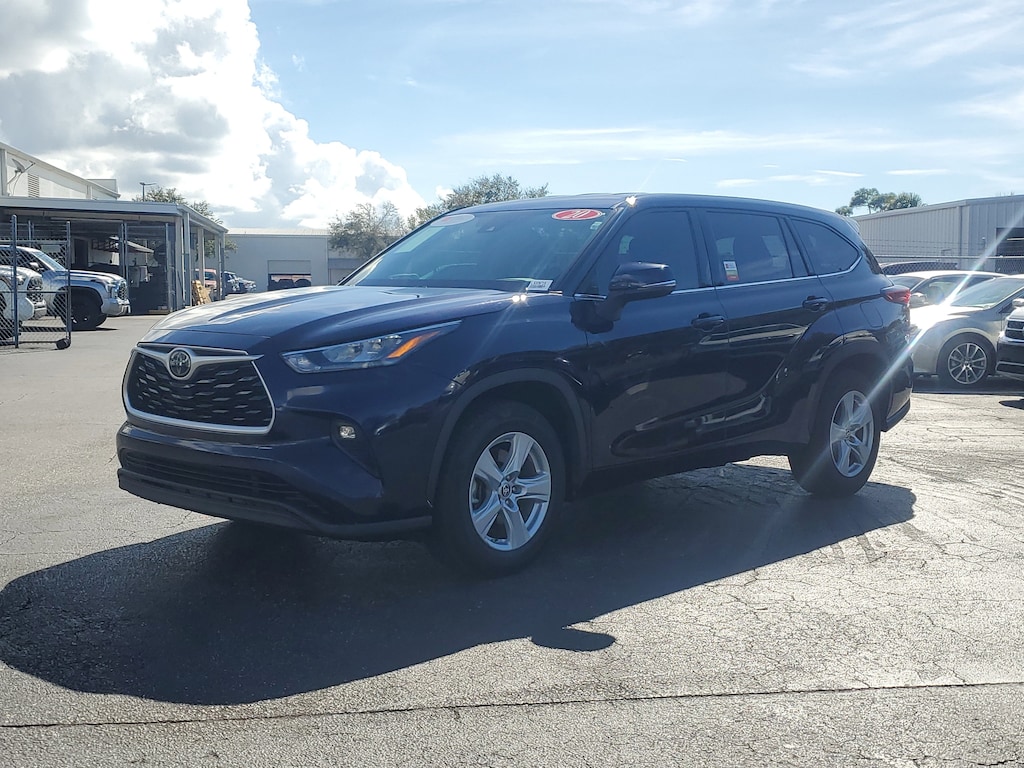 Used 2020 Toyota Highlander LE SUV