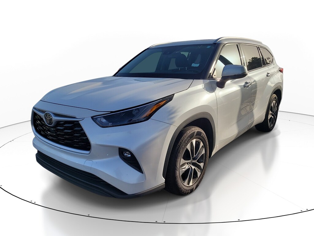 Used 2022 Toyota Highlander XLE SUV