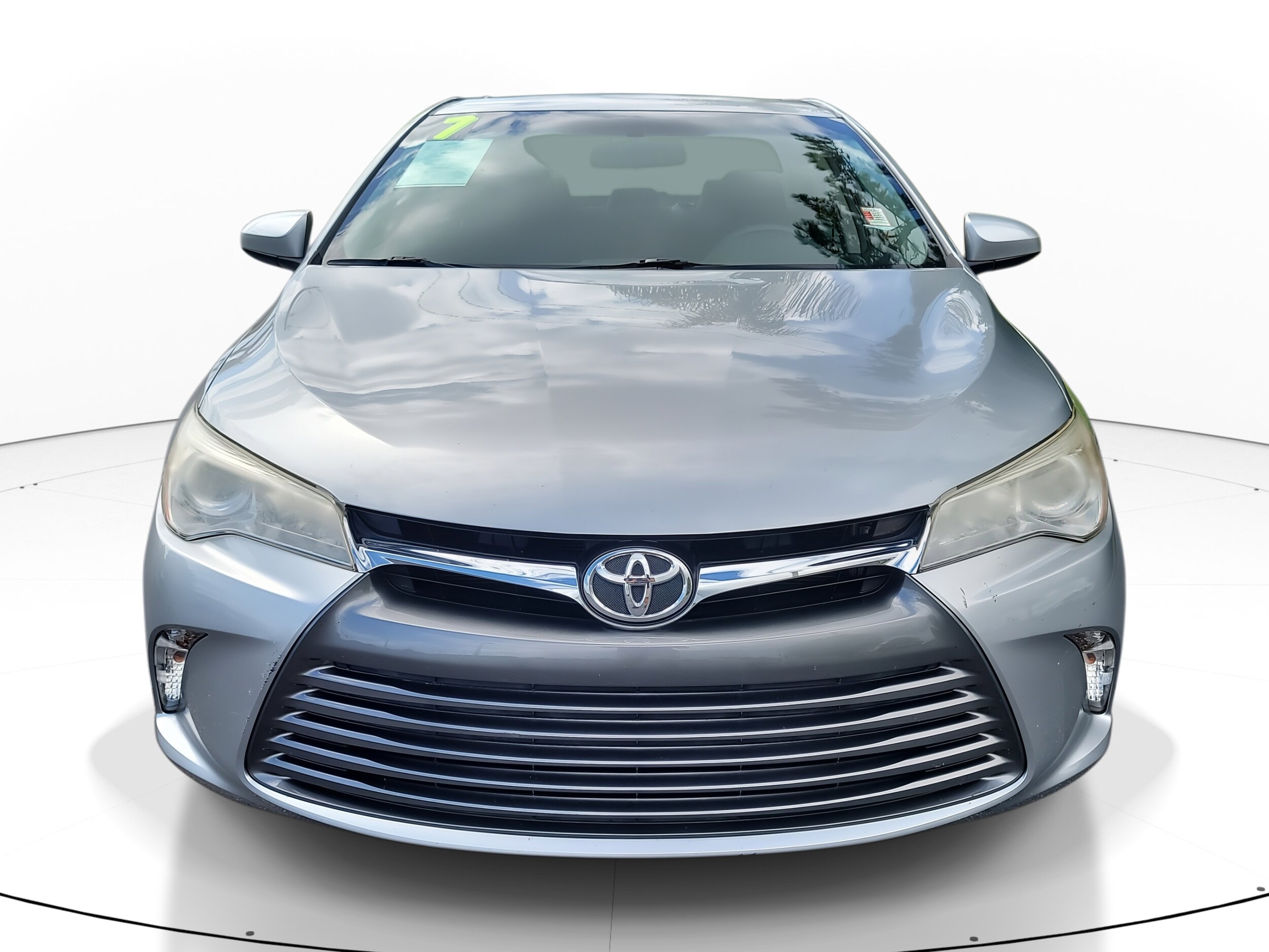 2017 Toyota Camry LE photo 2