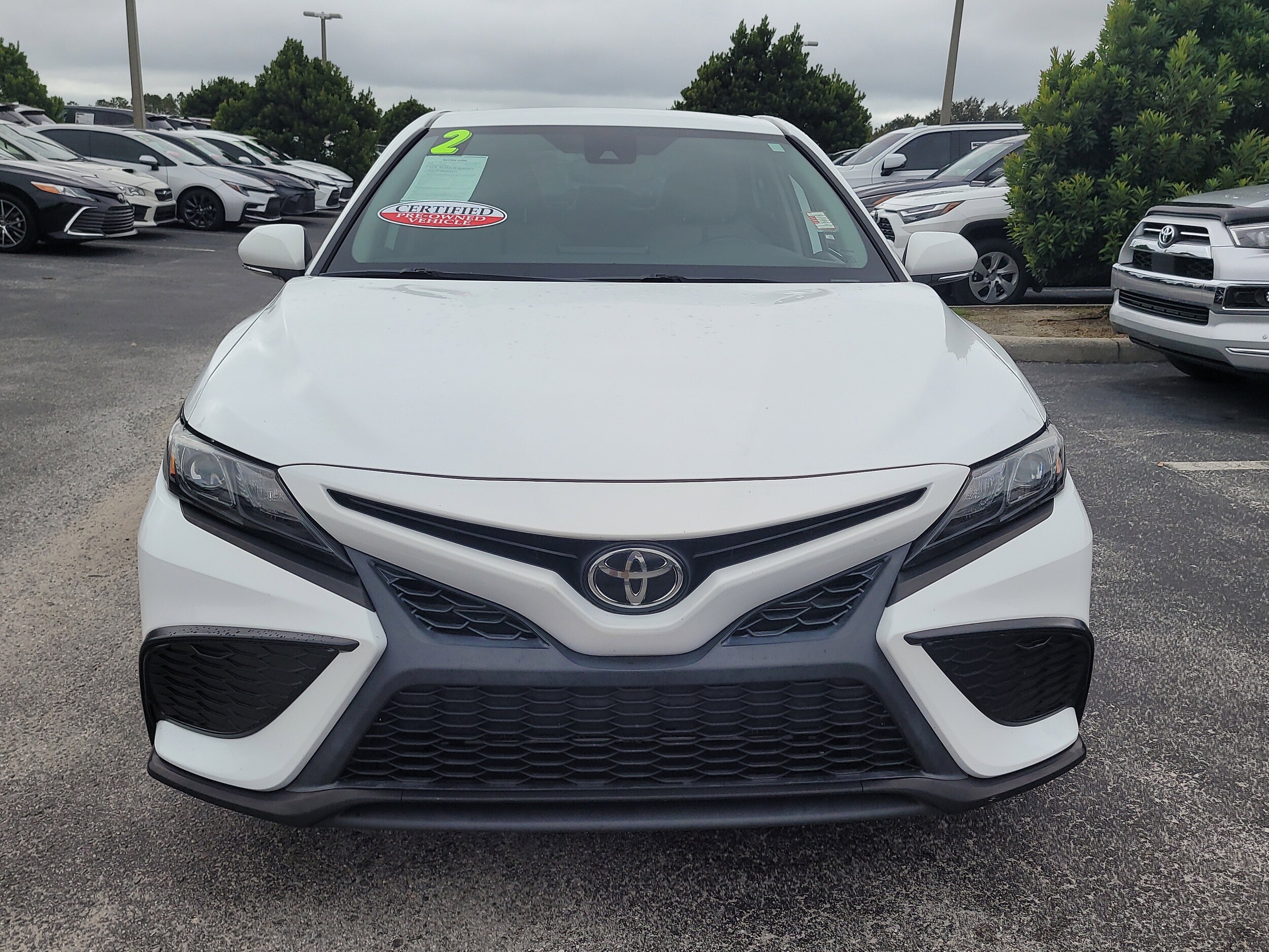 2022 Toyota Camry SE photo 2