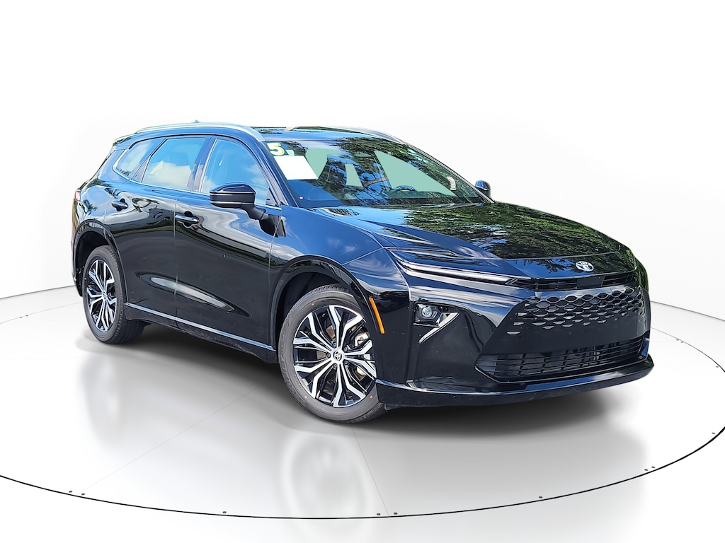 Used 2025 Toyota Crown Signia XLE SUV