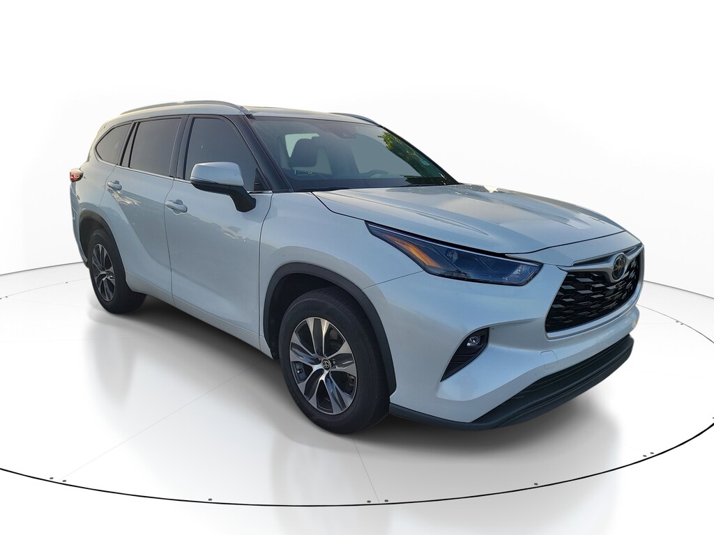 Used 2022 Toyota Highlander XLE SUV