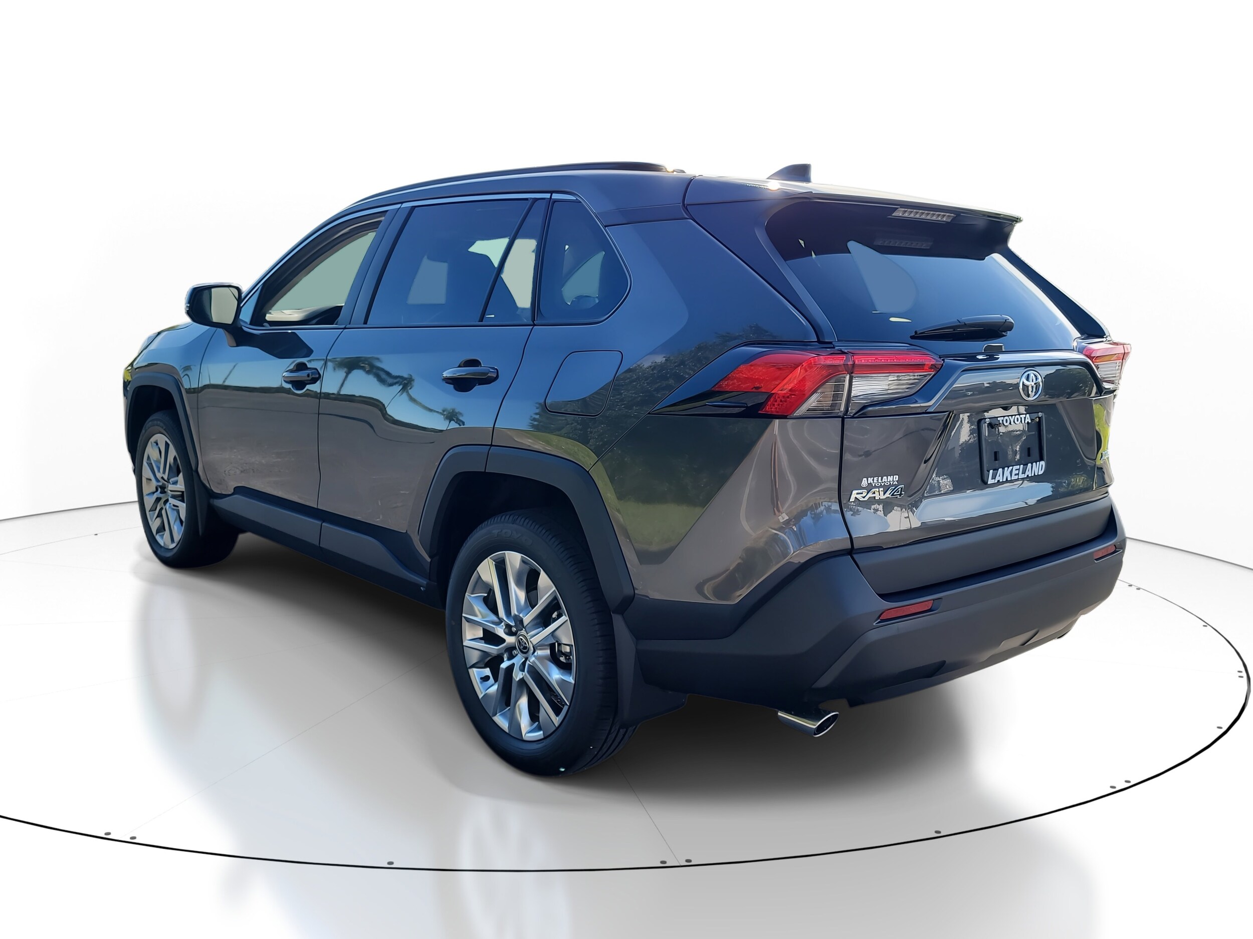 2025 Toyota RAV4 XLE Premium photo 4