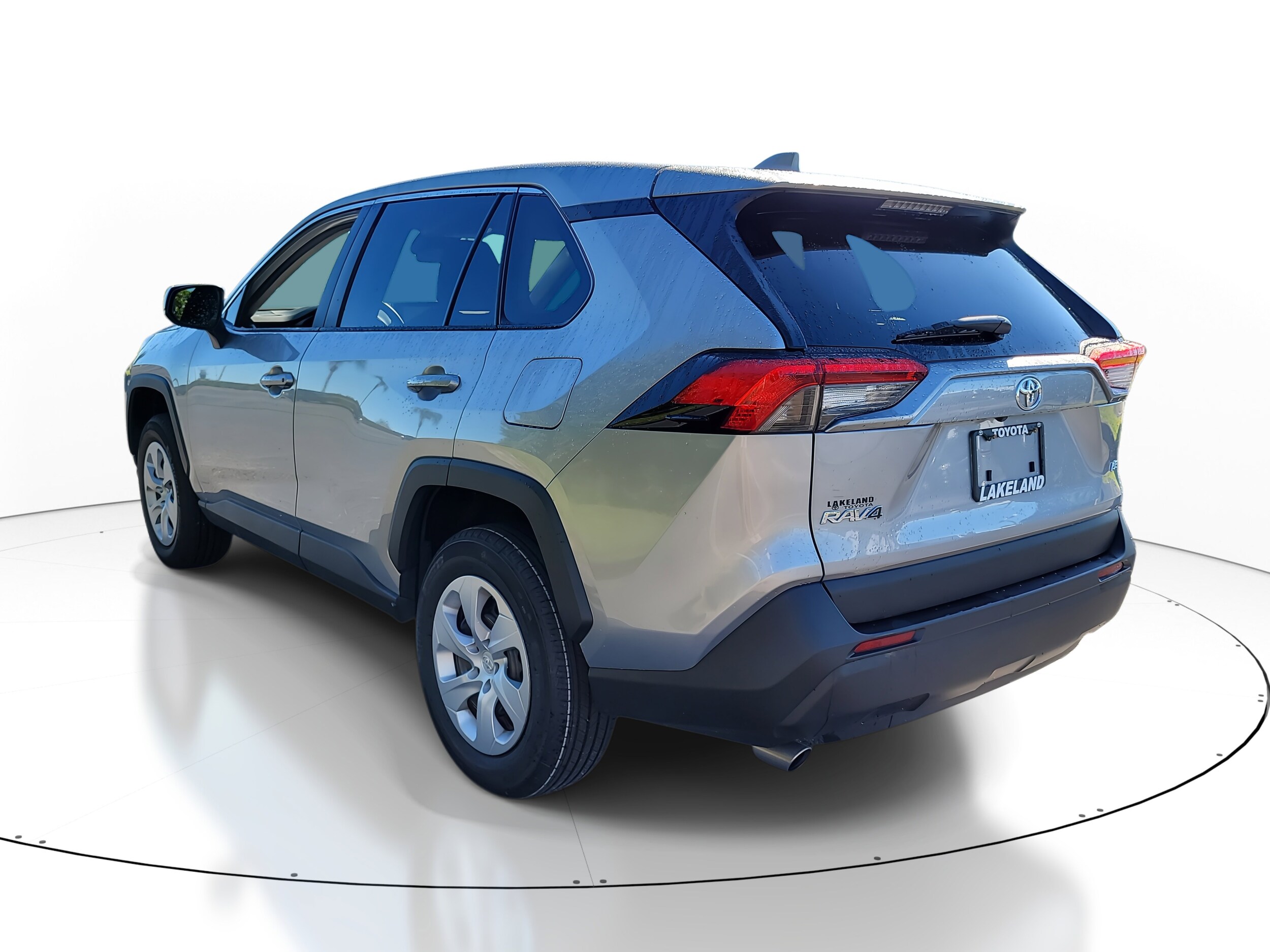 2024 Toyota RAV4 LE photo 4