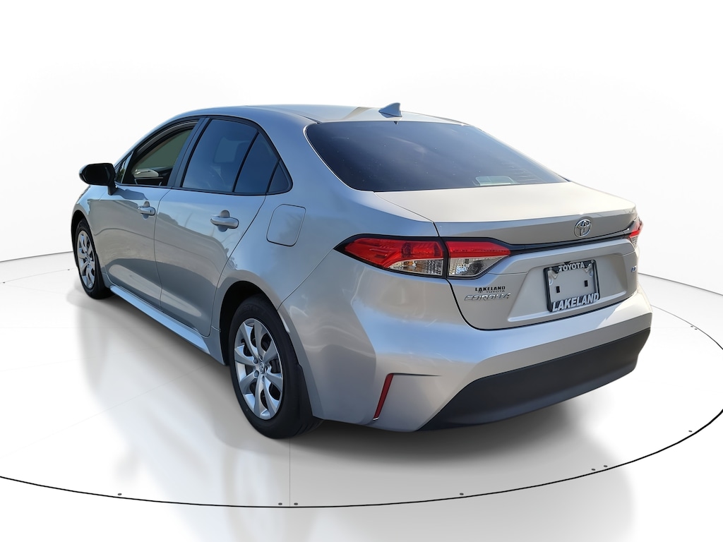 2026 Toyota Corolla LE photo 4