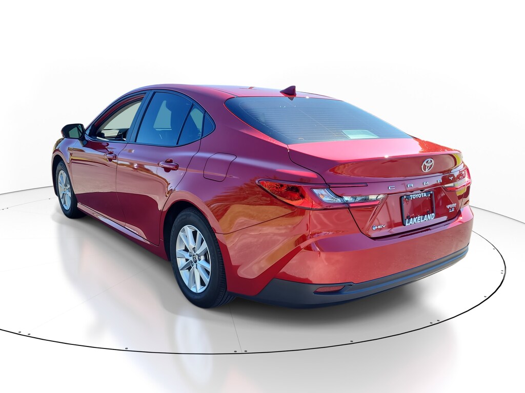 2025 Toyota Camry LE photo 3
