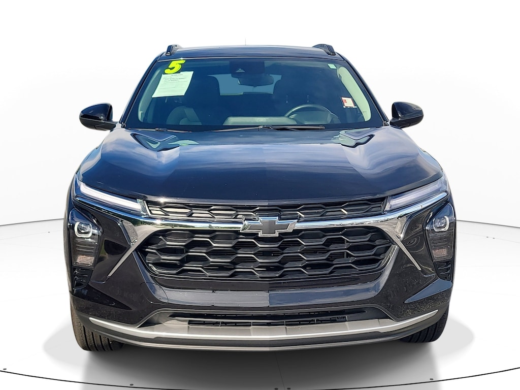 Used 2025 Chevrolet Trax LT SUV