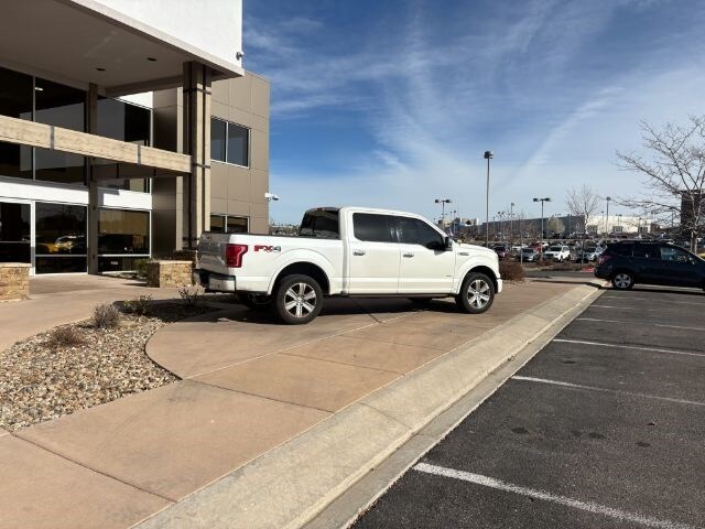 2016 Ford F-150 Platinum photo 4
