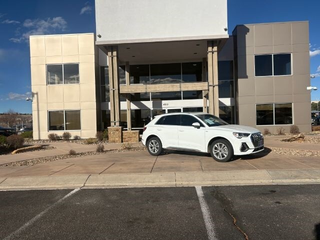 2023 Audi Q3 S line Premium photo 2