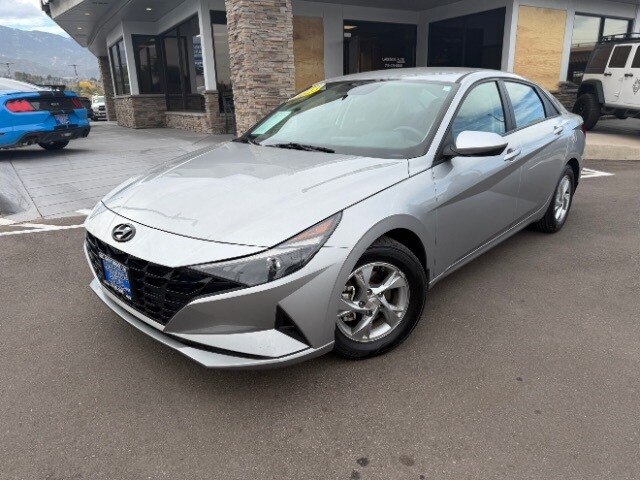 2023 Hyundai Elantra SE photo 4