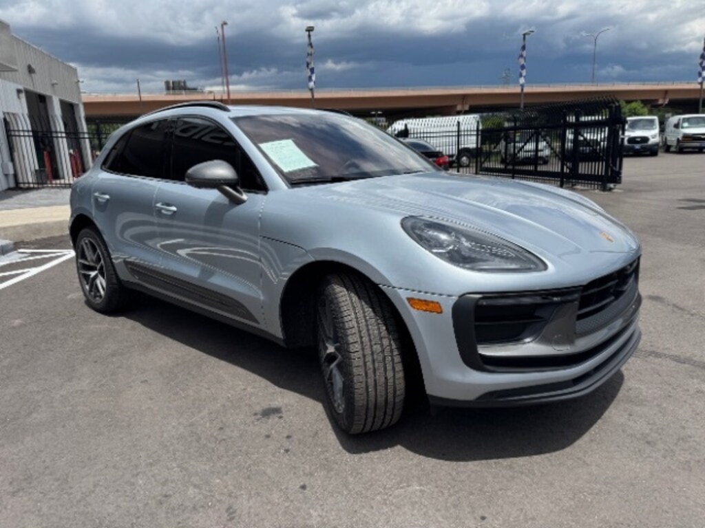 Used 2024 Porsche Macan T SUV