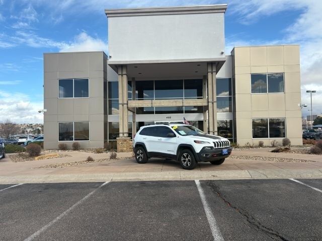 2017 Jeep Cherokee Trailhawk photo 2