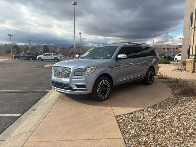 2019 Lincoln Navigator Black Label photo 3