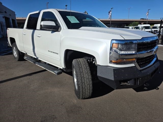 2016 Chevrolet Silverado 1500 LT photo 4