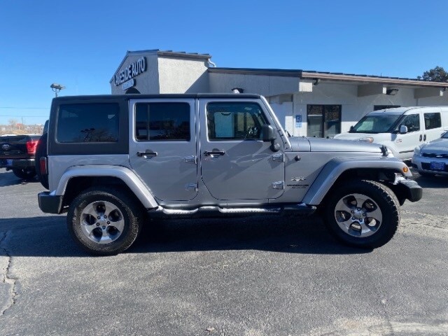 2018 Jeep Wrangler Unlimited Sahara photo 2