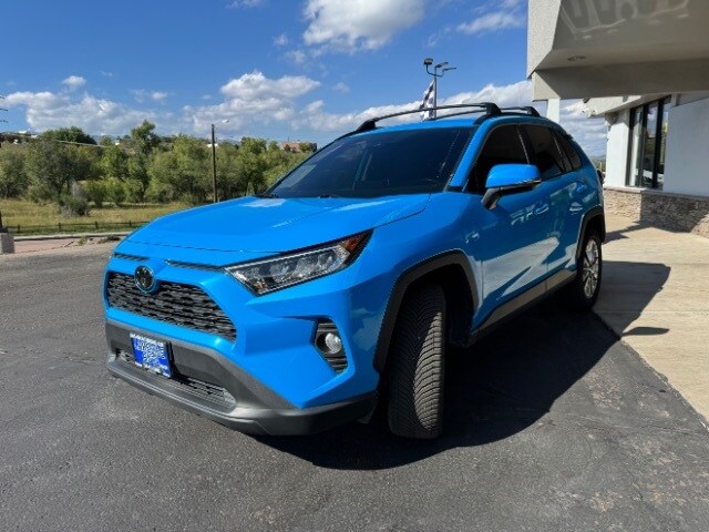2021 Toyota RAV4 XLE Premium photo 3