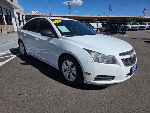 2013 Chevrolet Cruze LS photo 3