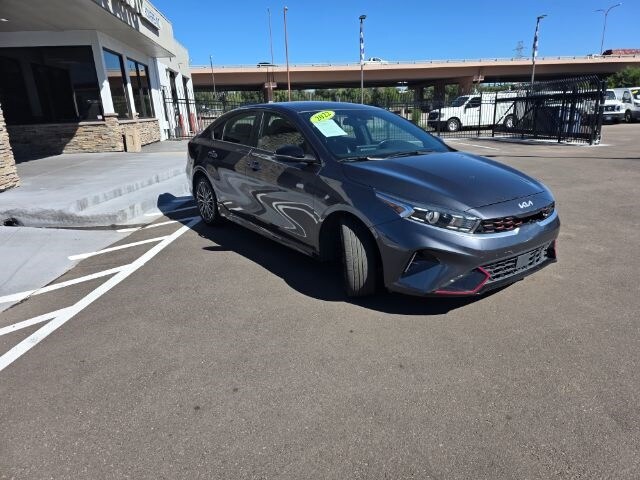 2022 Kia Forte GT-Line photo 4