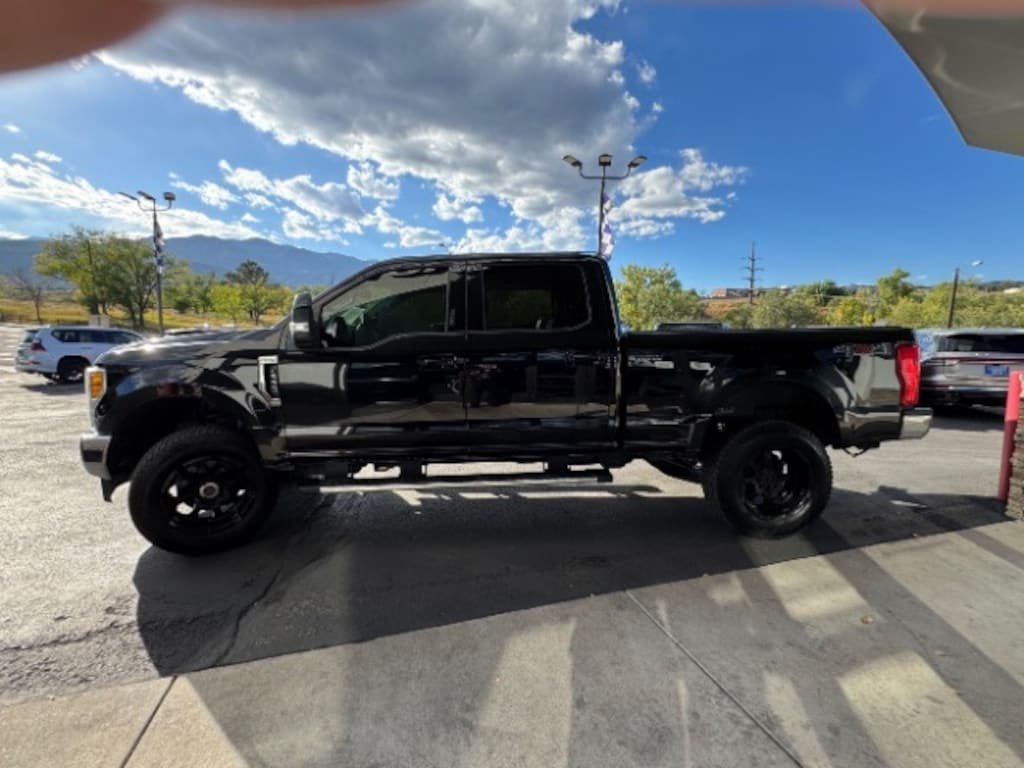 Used 2019 Ford F-350SD Lariat Truck