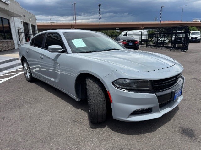 2022 Dodge Charger SXT photo 3