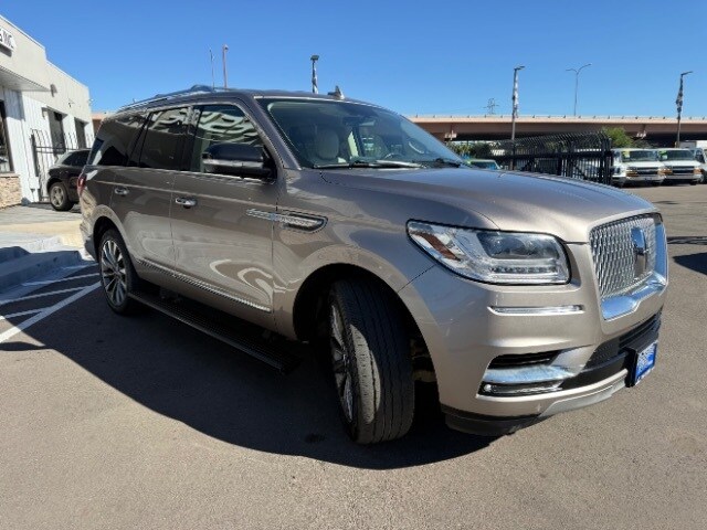 2018 Lincoln Navigator Select photo 3
