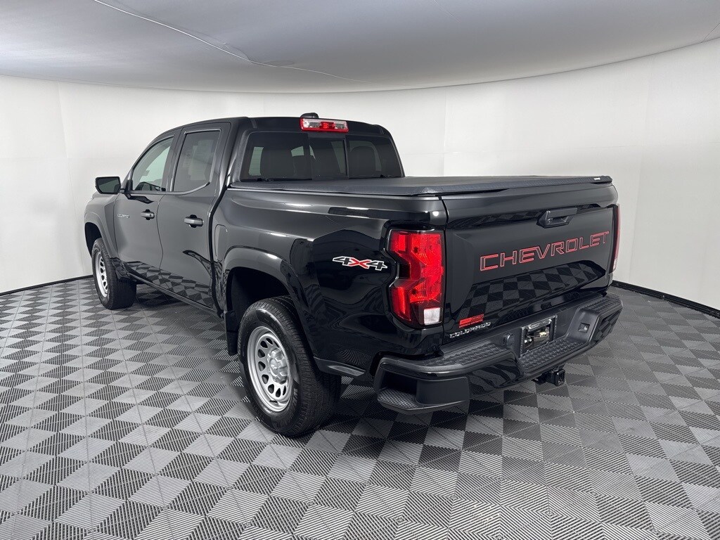 2024 Chevrolet Colorado Work Truck photo 3