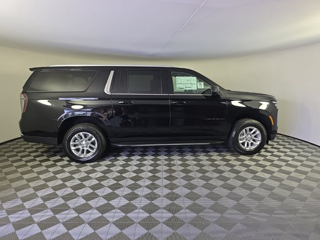 2026 Chevrolet Suburban LT - Photo 6