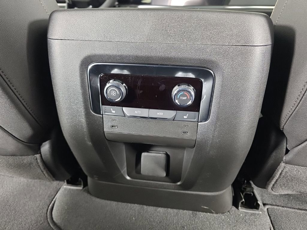 2025 Chevrolet Suburban Premier - Photo 42