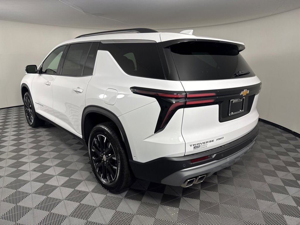 2025 Chevrolet Traverse photo 3