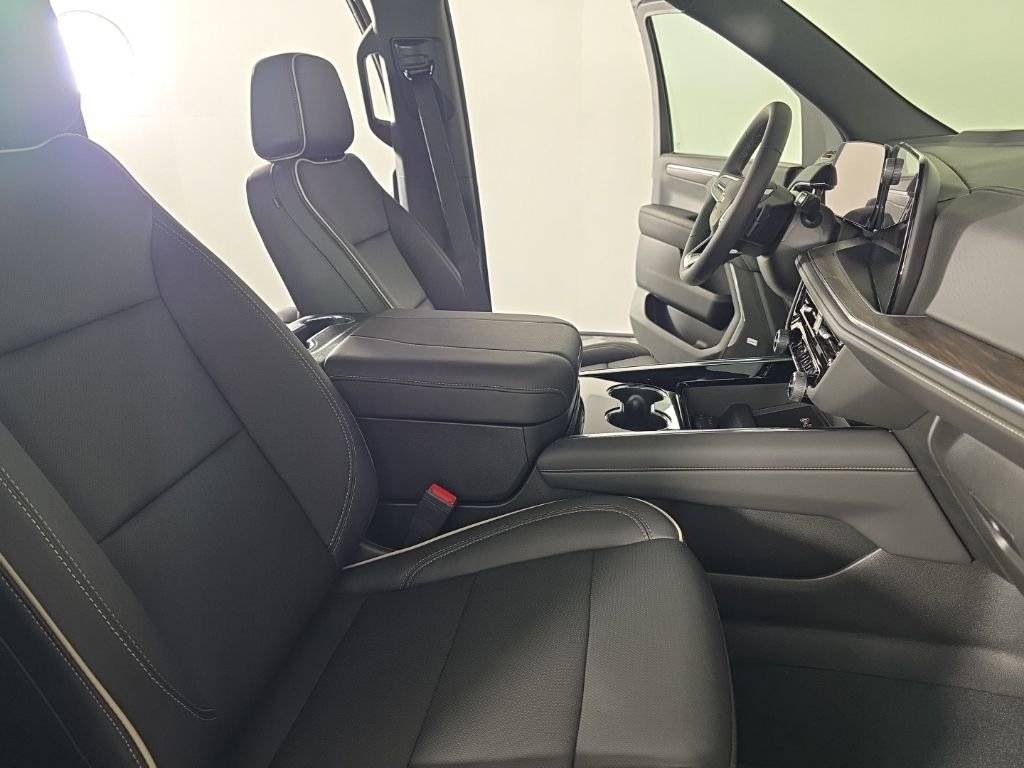 2025 Chevrolet Suburban Premier - Photo 44