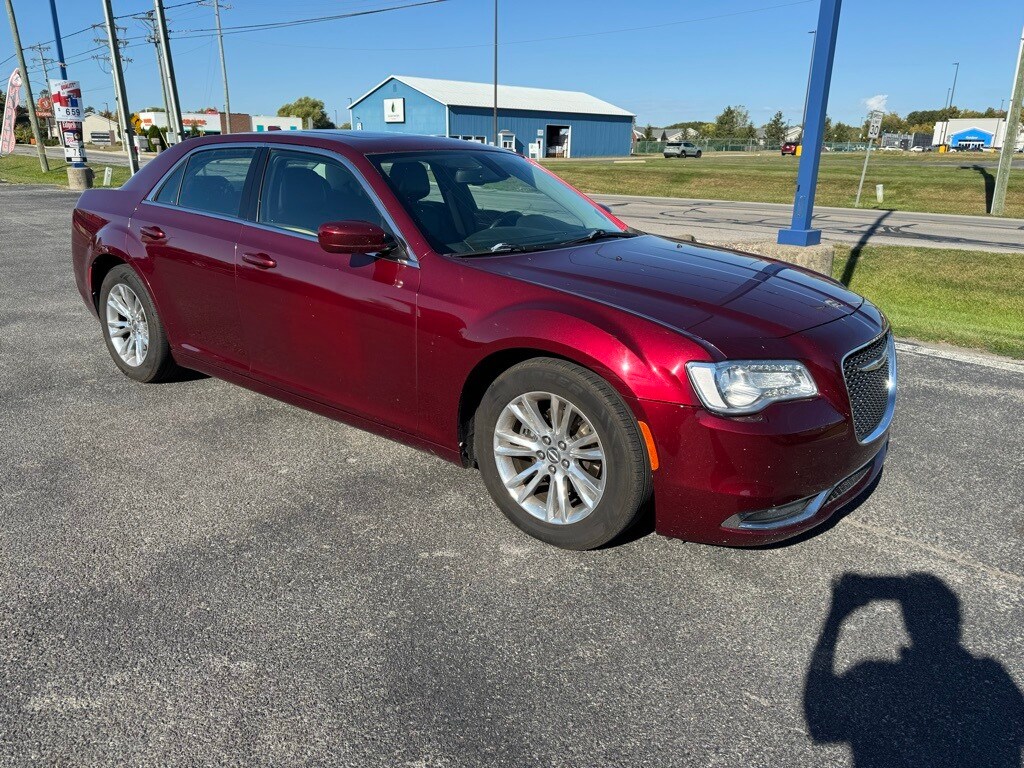 2017 Chrysler 300 Limited photo 2