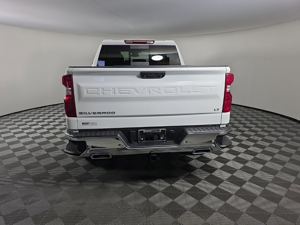 2025 Chevrolet Silverado 1500 LT photo 4