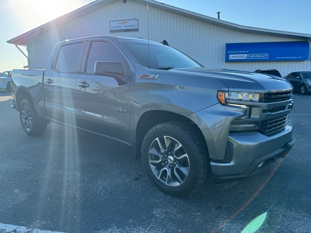 2021 Chevrolet Silverado 1500 RST photo 2