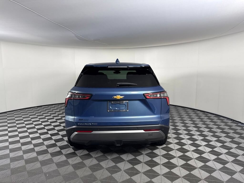 New 2027 Chevrolet Equinox LT SUV