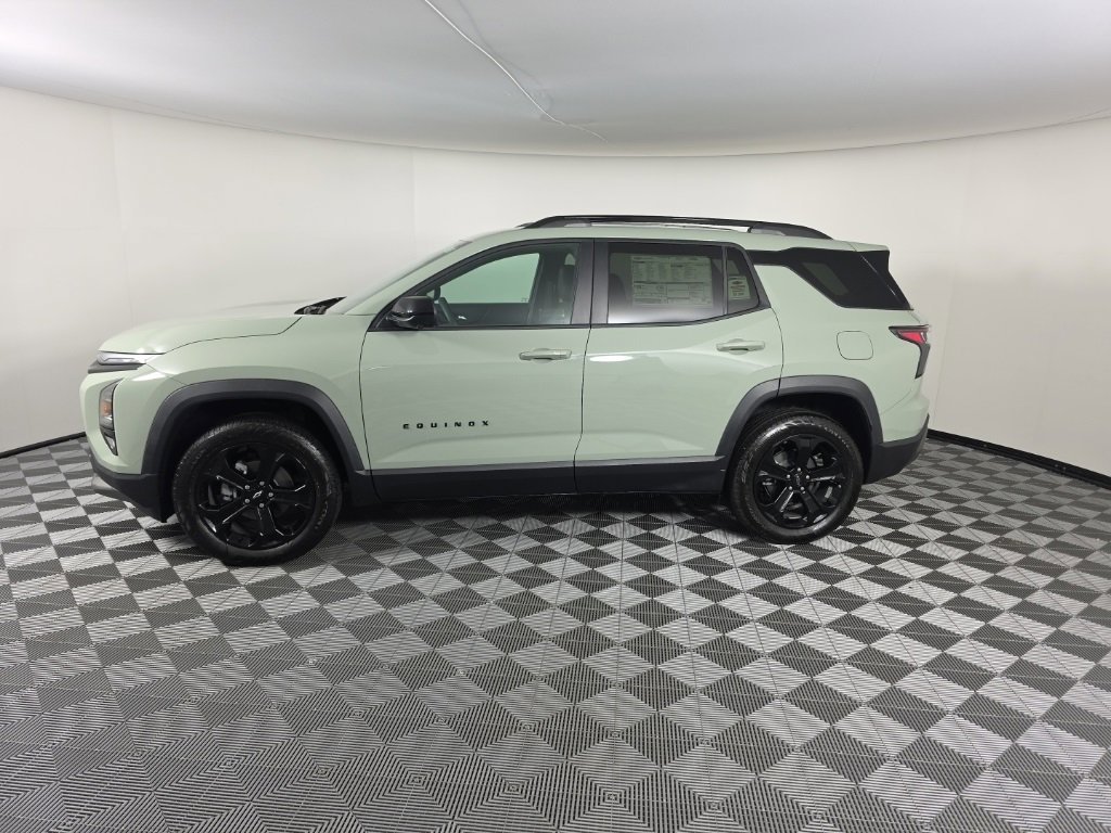 2026 Chevrolet Equinox LT photo 2
