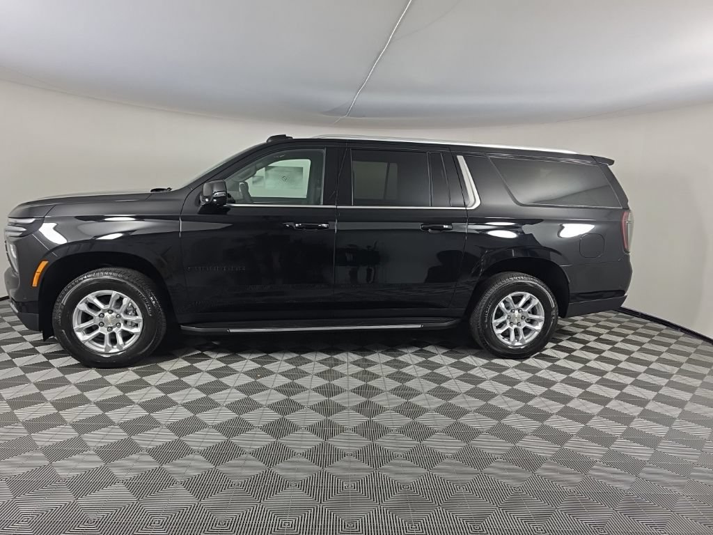 2026 Chevrolet Suburban LT - Photo 2