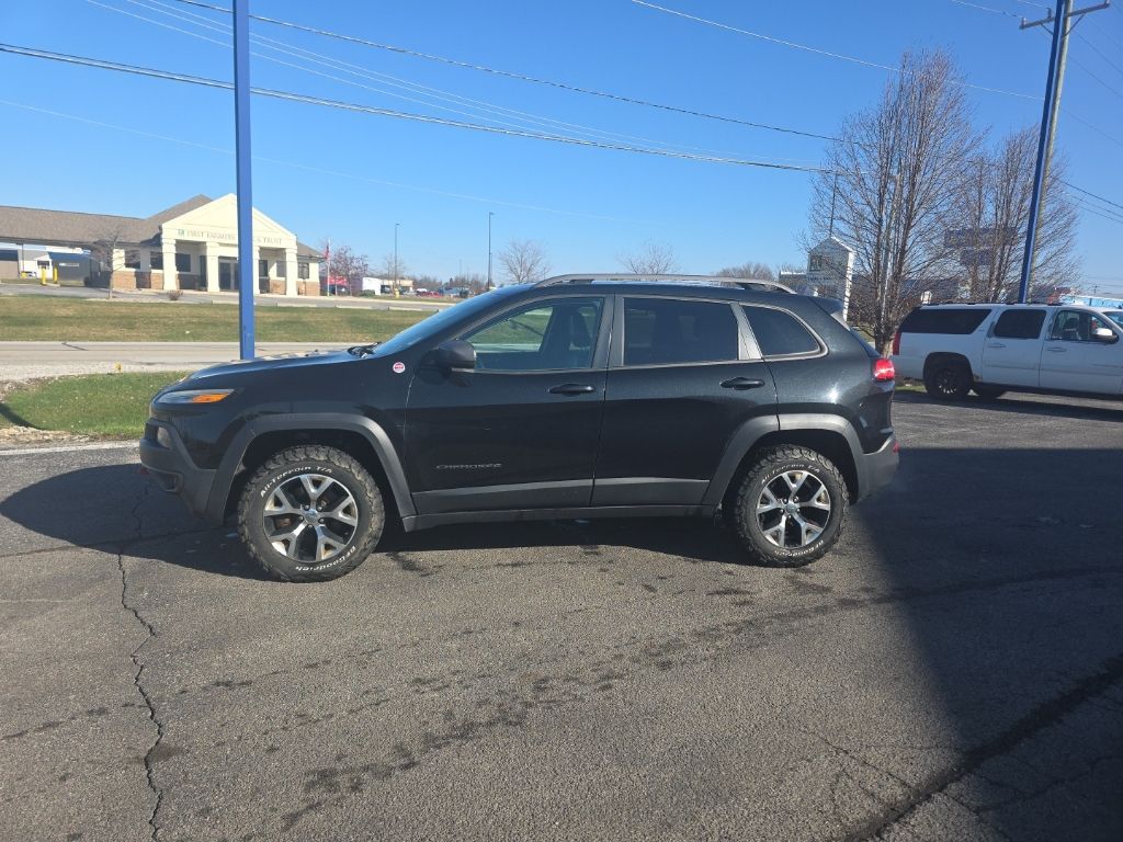 Used 2016 Jeep Cherokee Trailhawk with VIN 1C4PJMBSXGW353984 for sale in Huntington, IN