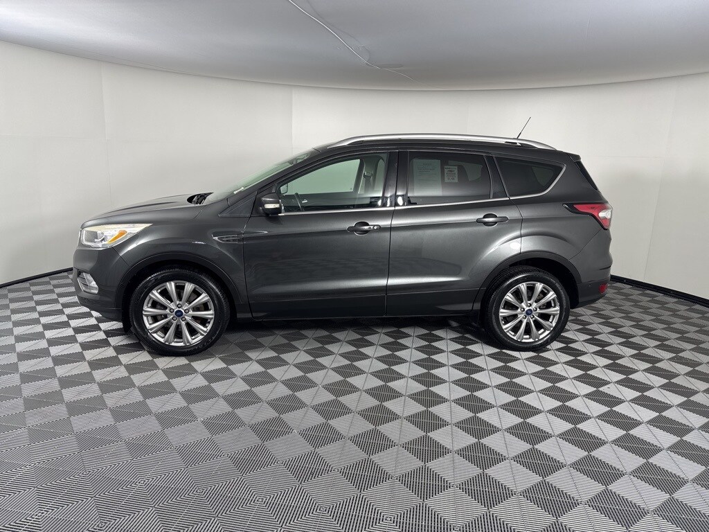 2018 Ford Escape Titanium photo 2