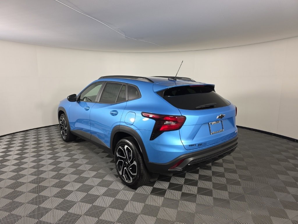 2025 Chevrolet Trax photo 3