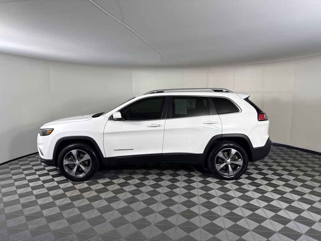 Used 2019 Jeep Cherokee Limited with VIN 1C4PJMDX6KD345622 for sale in Huntington, IN